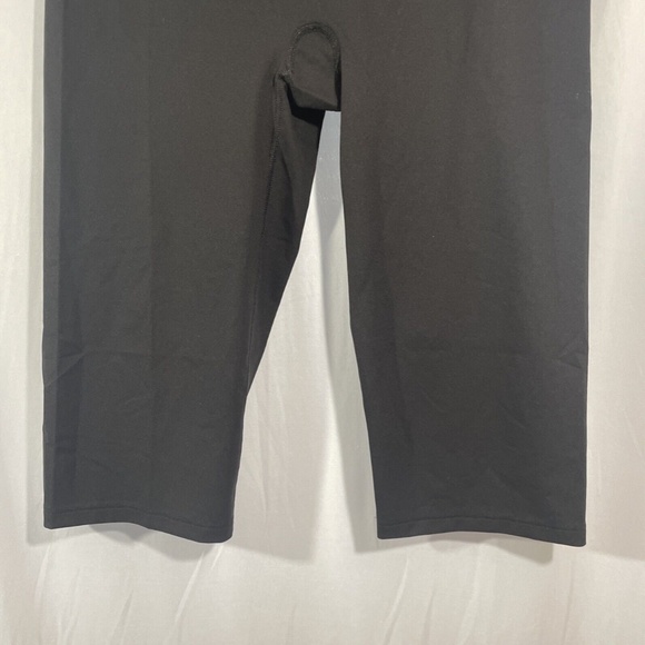 NWT‎ $78 Spanx [ PLUS 1X ] Active Knee-Length Leggings in BLACK - Picture 8 of 13